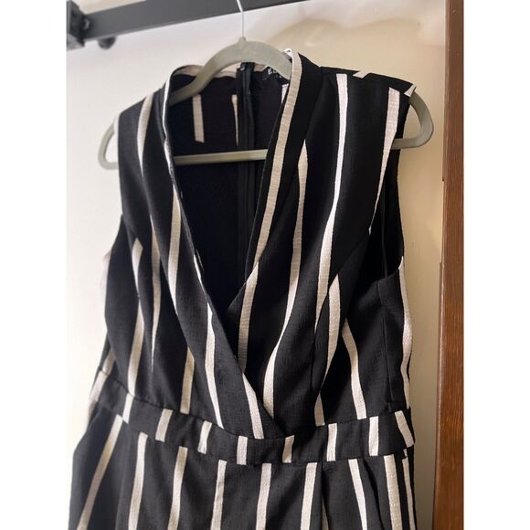 Elliatt Anthropolgie Striped Playsuit Romper Size Large - Picture 7 of 11